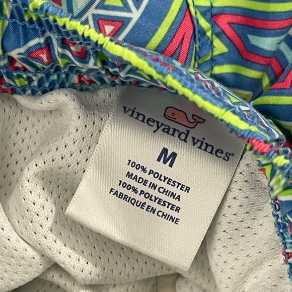 Vineyard Vines Sea of Turtles Swim Trunks Size Medium - Picture 3 of 7